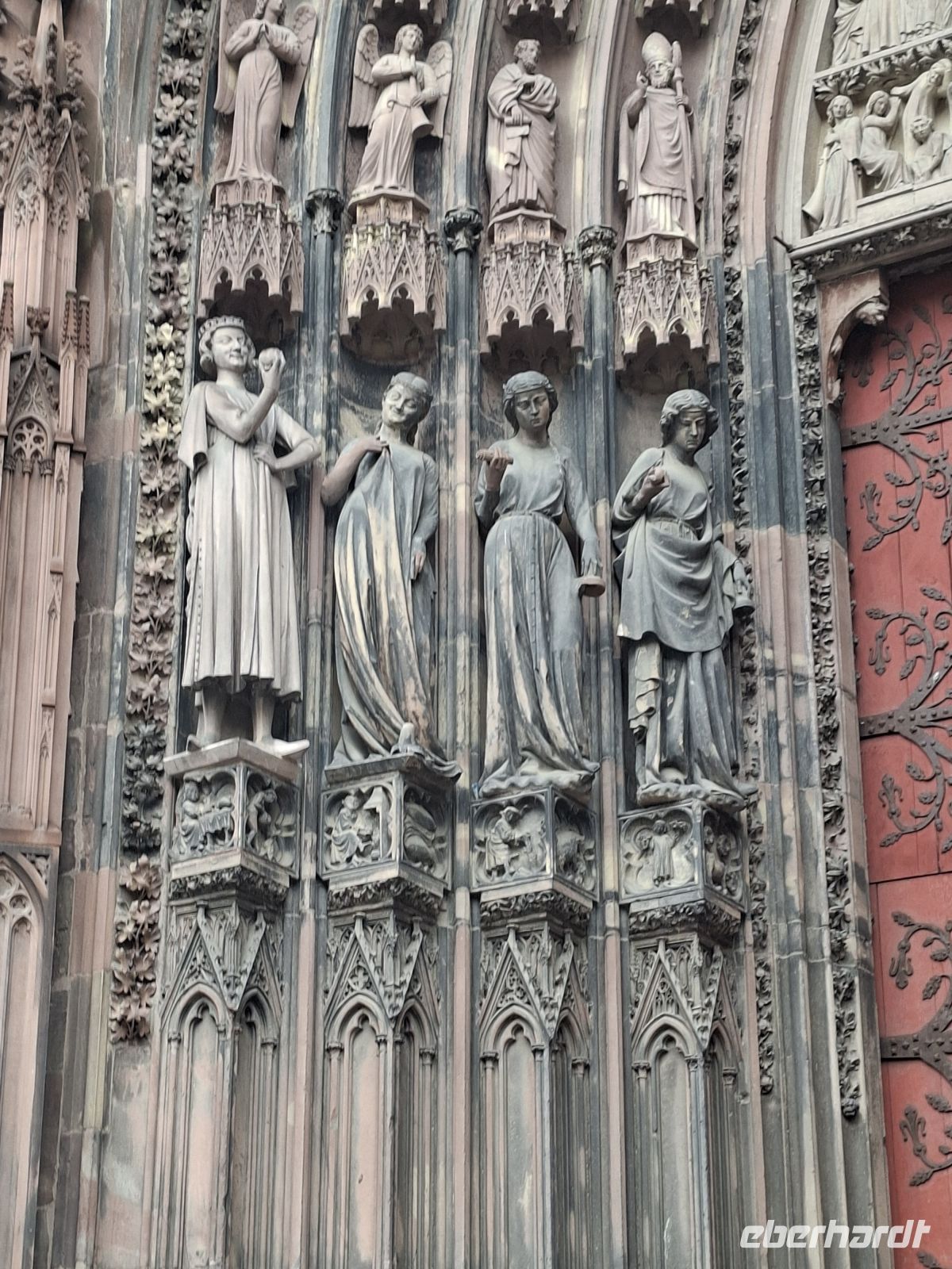 Münster - Portalfiguren &ndash; &copy; Ute Solf (Eberhardt TRAVEL)