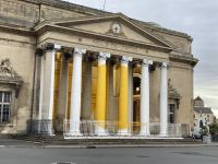 Rundreise Normandie und Bretagne: Der ehrwürdige Justizpalast von Caen etwas aufgehübscht &ndash; &copy; Ekkehard Villing (Eberhardt TRAVEL)
