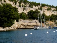 ehem. Verladerampen in den Calanques  &ndash; &copy; Gina Egenolf (Eberhardt TRAVEL)
