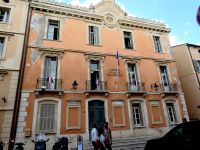 Rathaus von St.Tropez  &ndash; &copy; Gina Egenolf (Eberhardt TRAVEL)