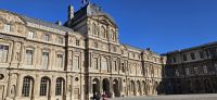 Im Hof des Louvre Paris  &ndash; &copy; Gina Egenolf (Eberhardt TRAVEL)