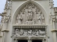 2026-05_Loire_Rad: Amboise - Eingang zum Königsschloß - &ndash; &copy; Dieter Braune (Eberhardt TRAVEL)