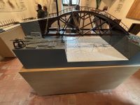 2026-05_Loire_Rad: Amboise - Im Leonard D. Museum &ndash; &copy; Dieter Braune (Eberhardt TRAVEL)