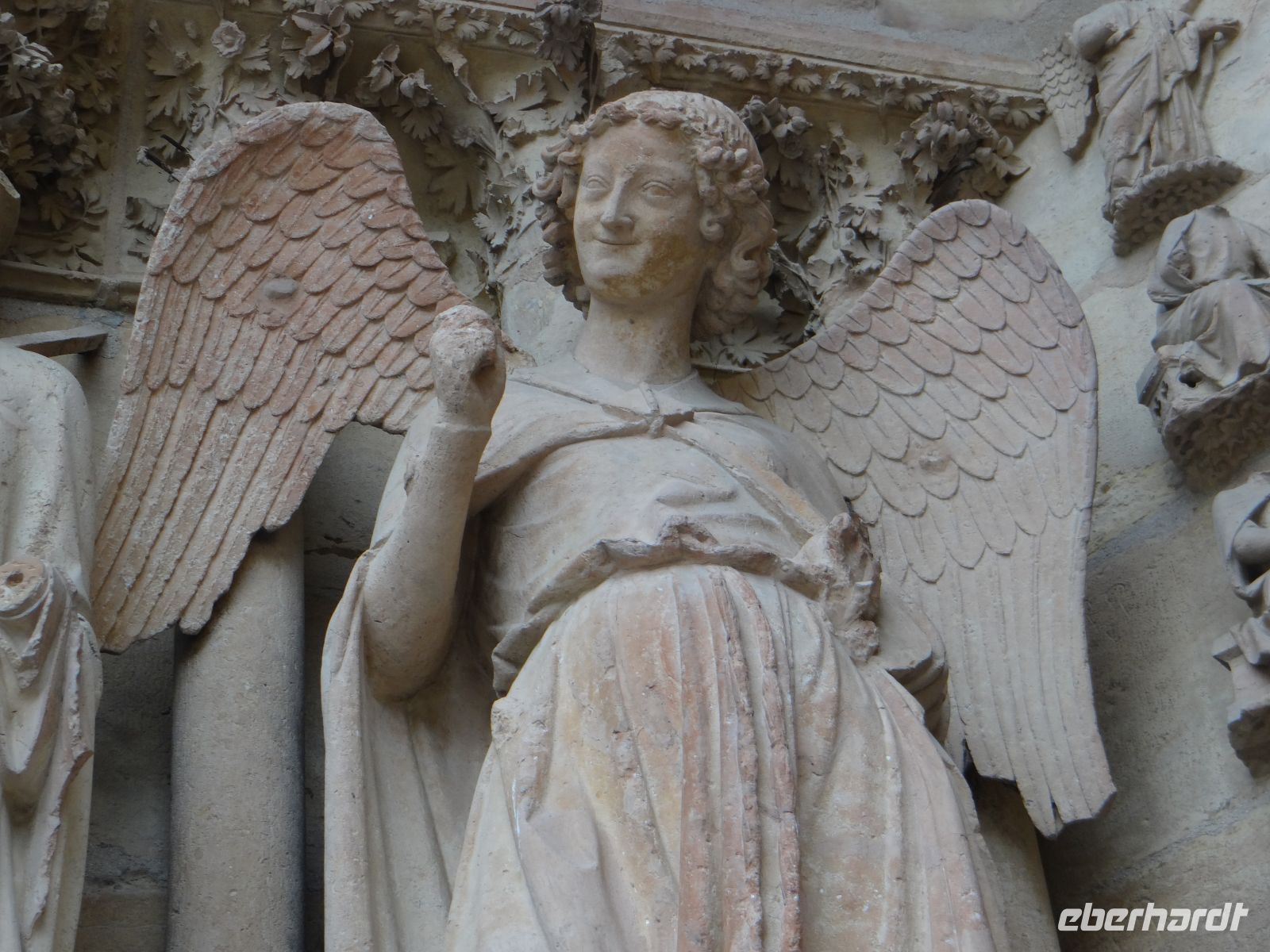 Reims, die Kathedrale Nôtre-Dame, der Lächelnde Engel begrüßt jeden.  &ndash; &copy; Vivian Kreft (Eberhardt TRAVEL)