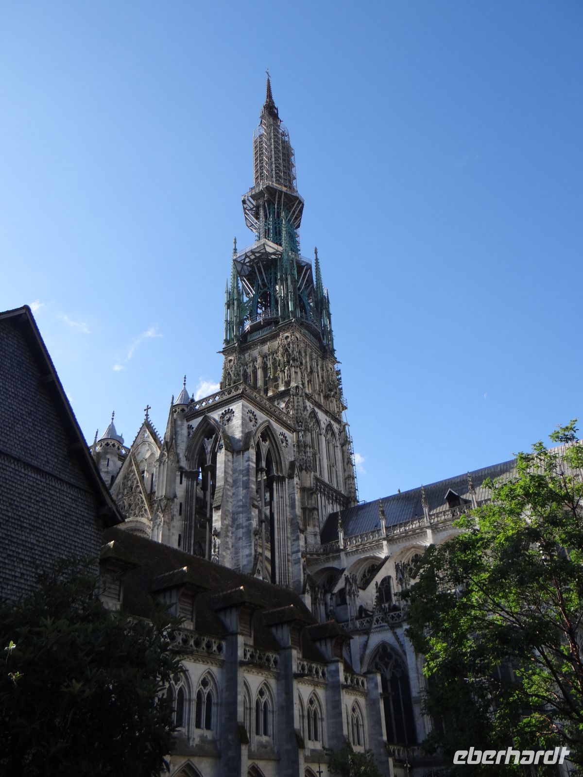 Rouen, die Laterne der Kathedrale ist höher als die Türme.  &ndash; &copy; Vivian Kreft (Eberhardt TRAVEL)