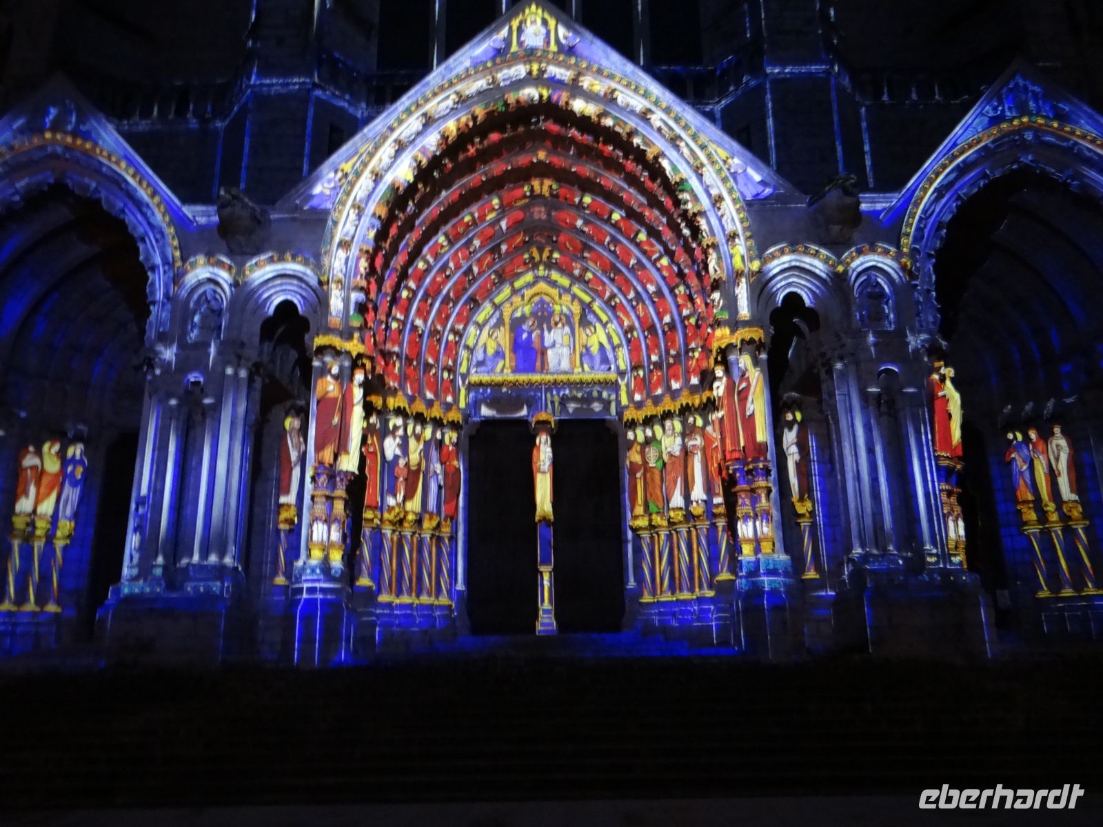 Chartres, Nôtre Dame, Illumination &ndash; &copy; Vivian Kreft (Eberhardt TRAVEL)