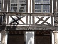 Rouen, der Aître Saint-Maclou, ein früherer Friedhof mit Beinhaus.  &ndash; &copy; Vivian Kreft (Eberhardt TRAVEL)