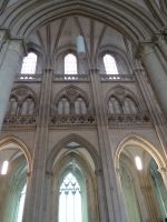Coutances, Kathedrale Nôtre-Dame, Arkaden, Triforium, Fenster, der klassische Aufriss einer gotischen Kirche &ndash; &copy; Vivian Kreft (Eberhardt TRAVEL)