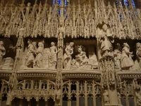 Chartres, Nôtre Dame, die monumentale Chorschranke aus Stein mit über 200 Figuren &ndash; &copy; Vivian Kreft (Eberhardt TRAVEL)