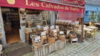 Honfleur, Calvados-Verkostung bei Sophie &ndash; &copy; Wolf-Rüdiger Meyer (Eberhardt TRAVEL)