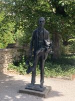 Rundreise Provence - Statue Vincent van Goghs in St. Paul Mausole &ndash; &copy; Ekkehard Villing (Eberhardt TRAVEL)