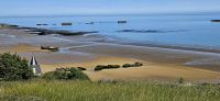 Blick auf Reste der Landungsbrücken in Arromanches