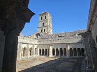 Kreuzgang St Trophime &ndash; &copy; Gina Egenolf (Eberhardt TRAVEL)