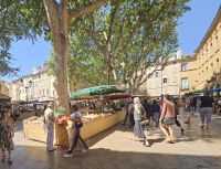 Obst- und Gemüsemarkt von Aix-en-Provence  &ndash; &copy; Gina Egenolf (Eberhardt TRAVEL)