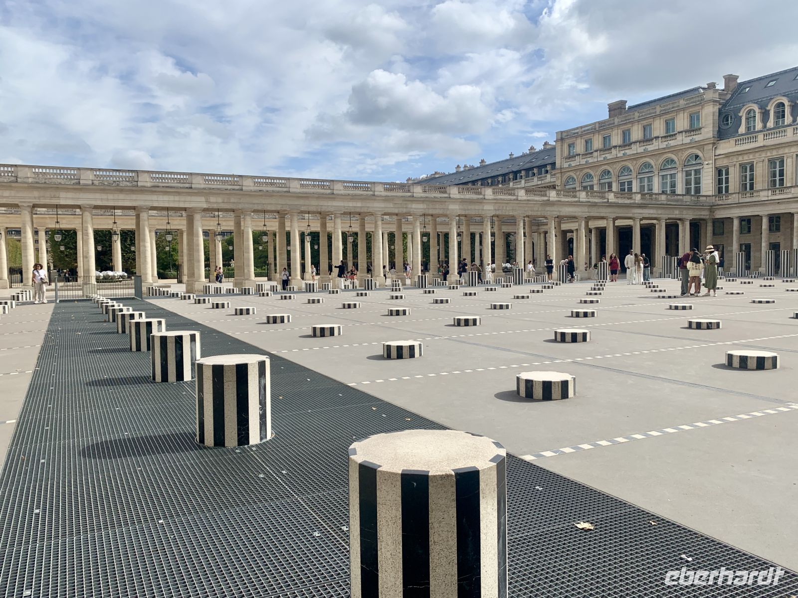 Buren Saulen &ndash; &copy; Mireille Fuhrmann (Eberhardt TRAVEL)