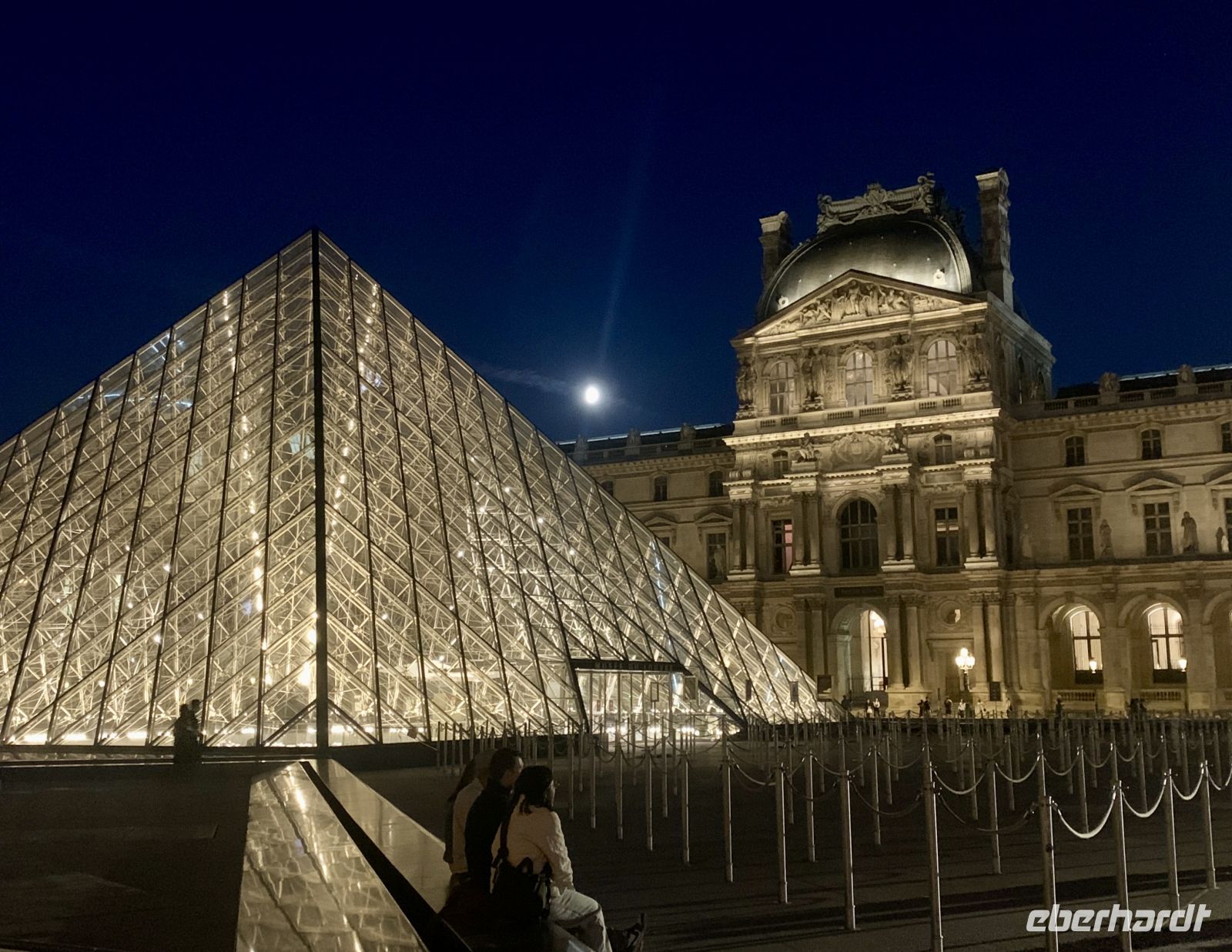 Louvre by night &ndash; &copy; Mireille Fuhrmann (Eberhardt TRAVEL)