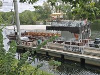 2026-09_LOIRE: Bootsanleger am Cher &ndash; &copy; Dieter Braune (Eberhardt TRAVEL)