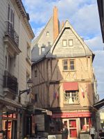 2026-09_LOIRE: Tours - Am Place Plumerau &ndash; &copy; Dieter Braune (Eberhardt TRAVEL)