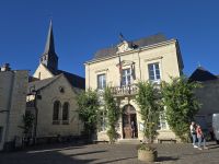 2026-09_LOIRE: Fontevraud - Rathaus &ndash; &copy; Dieter Braune (Eberhardt TRAVEL)