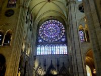 Fenster in Notre Dame  &ndash; &copy; Gina Egenolf (Eberhardt TRAVEL)