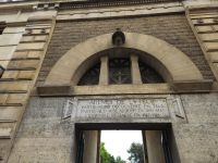 Eingang zur römischen Arena Paris  &ndash; &copy; Gina Egenolf (Eberhardt TRAVEL)