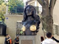 Dalida-Büste am Montmartre  &ndash; &copy; Gina Egenolf (Eberhardt TRAVEL)