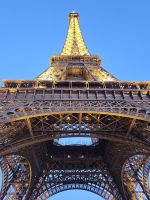 Eiffelturm von unten gesehen &ndash; &copy; Gina Egenolf (Eberhardt TRAVEL)