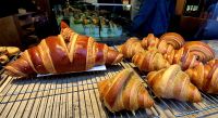 Wow! Sooo große Croissants!  Wanderreise Südfrankreich - malerische Cote d'Azur.