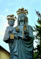 Marienfigur vor der Kirche San Ospizio. Wanderung von Beaulieu-sur-Mer nach St.-Jean-Cap Ferrat. Wanderreise Südfrankreich - malerische Cote d'Azur.