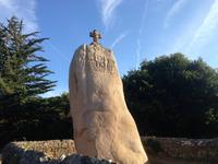 IMG_0612_Menhir von Saint-Uzec &ndash; &copy; Birgit Janosch (Eberhardt TRAVEL)