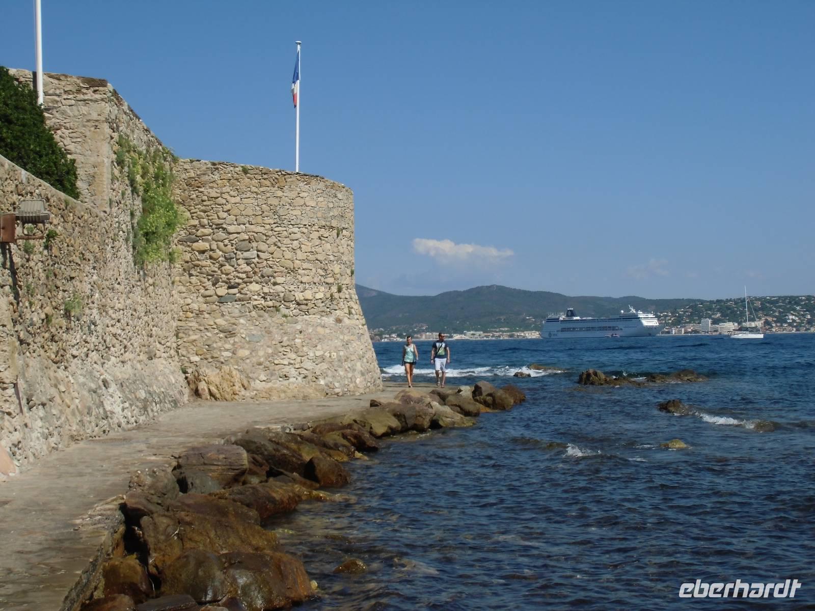 Stadtmauer St. Tropez &ndash; &copy; Matthias Wolf (Eberhardt TRAVEL)