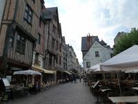 Place Plumereau in Tours &ndash; &copy; Betina Marinow (Eberhardt TRAVEL)