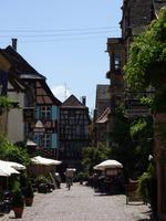 Nebenstraße in Riquewihr &ndash; &copy; Sabine Heitzer (Eberhardt TRAVEL)