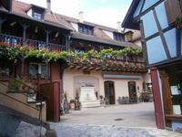 Die Gäste sind im Weinkeller &ndash; &copy; Karl-Heinz Meinig (Eberhardt TRAVEL)