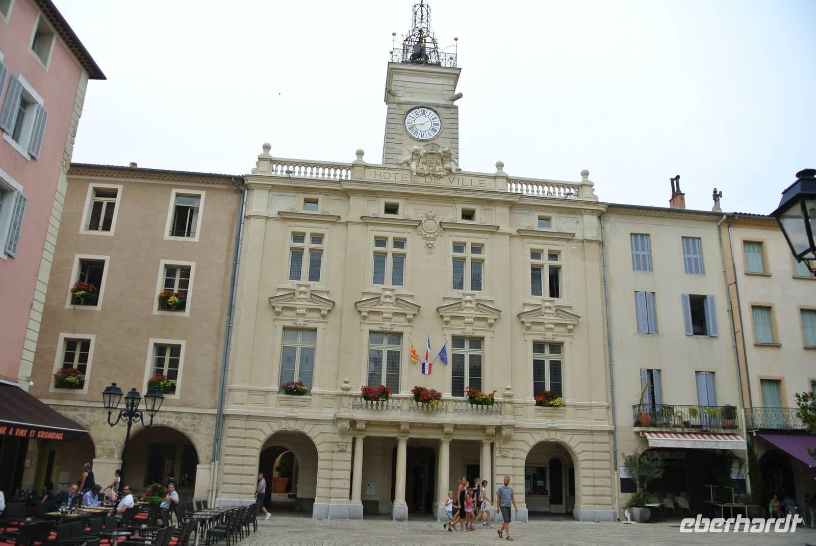 Rathaus in Orange &ndash; &copy; Gerd Przybyla (Eberhardt TRAVEL)