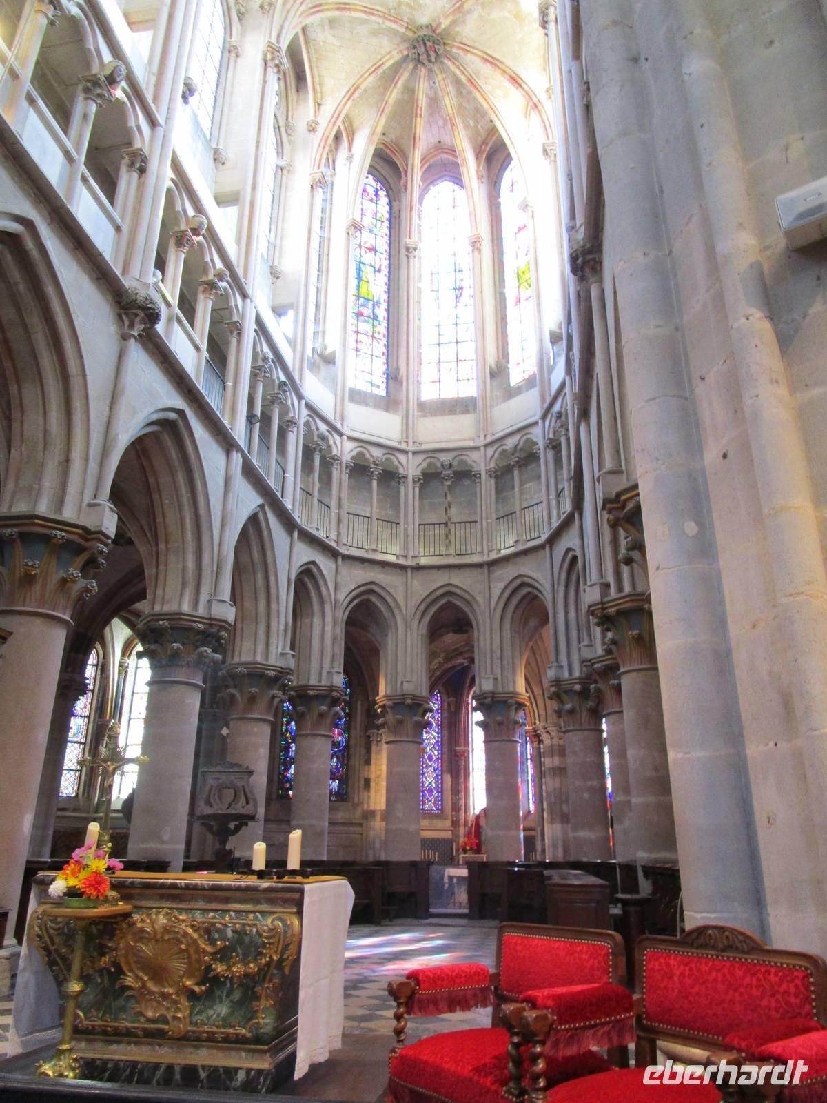 Semur. Kathedrale &ndash; &copy; Peter Großer (Eberhardt TRAVEL)