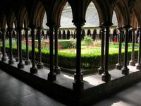 Freitag, 29.5.2015 Mont St. Michel, Kreuzgang &ndash; &copy; Beate Schroedter (Eberhardt TRAVEL)