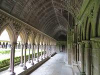 Mont St. Michel, Kreuzgang &ndash; &copy; Jürgen Schmeißer (Eberhardt TRAVEL)
