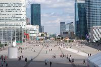 La Défense mit Triumphbogen &ndash; &copy; Sophie Hof (Eberhardt TRAVEL)