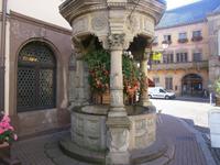 Obernai, Sechs-Eimer-Brunnen &ndash; &copy; Karl-Heinz Meinig (Eberhardt TRAVEL)