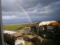 Der gleiche Regenbogen noch einmal vom Hotelfenster aus gesehen &ndash; &copy; Karl-Heinz Meinig (Eberhardt TRAVEL)
