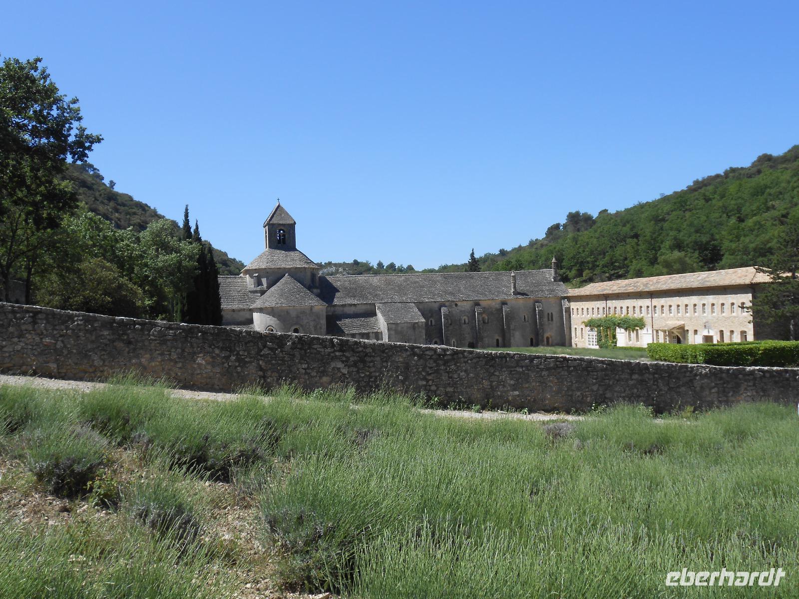 069. Sénanque &ndash; &copy; Sophie Hof (Eberhardt TRAVEL)
