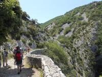 065. Wanderung im Luberon &ndash; &copy; Sophie Hof (Eberhardt TRAVEL)