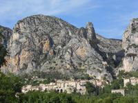 068. Moustiers Sainte Marie &ndash; &copy; Sophie Hof (Eberhardt TRAVEL)