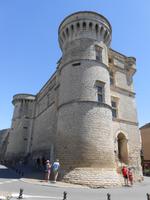 079. Burg von Gordes &ndash; &copy; Sophie Hof (Eberhardt TRAVEL)