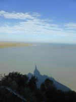 Mont St. Michel - Schattenspiel &ndash; &copy; Claudia Bernhardt (Eberhardt TRAVEL)