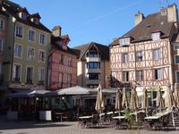 Chalon-sur- Saone - Place Saint Vincent &ndash; &copy; Hans-Joachim Trutz (Eberhardt TRAVEL)