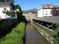 Beaune - Flusslauf führt unter dem 