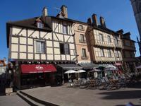 Chalon-sur-Saone - Place Saint Vincent &ndash; &copy; Hans-Joachim Trutz (Eberhardt TRAVEL)