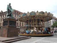 023. Gutenberg und Karussel &ndash; &copy; Sophie Hof (Eberhardt TRAVEL)